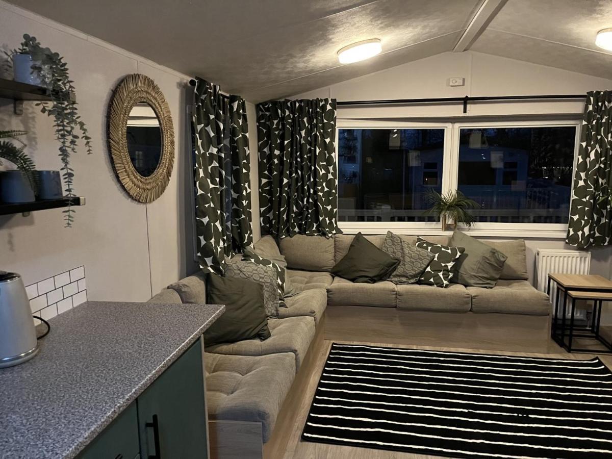 Beautiful 3 Bedroom Caravan With Hot Tub - Tattershall Lakes Exterior photo