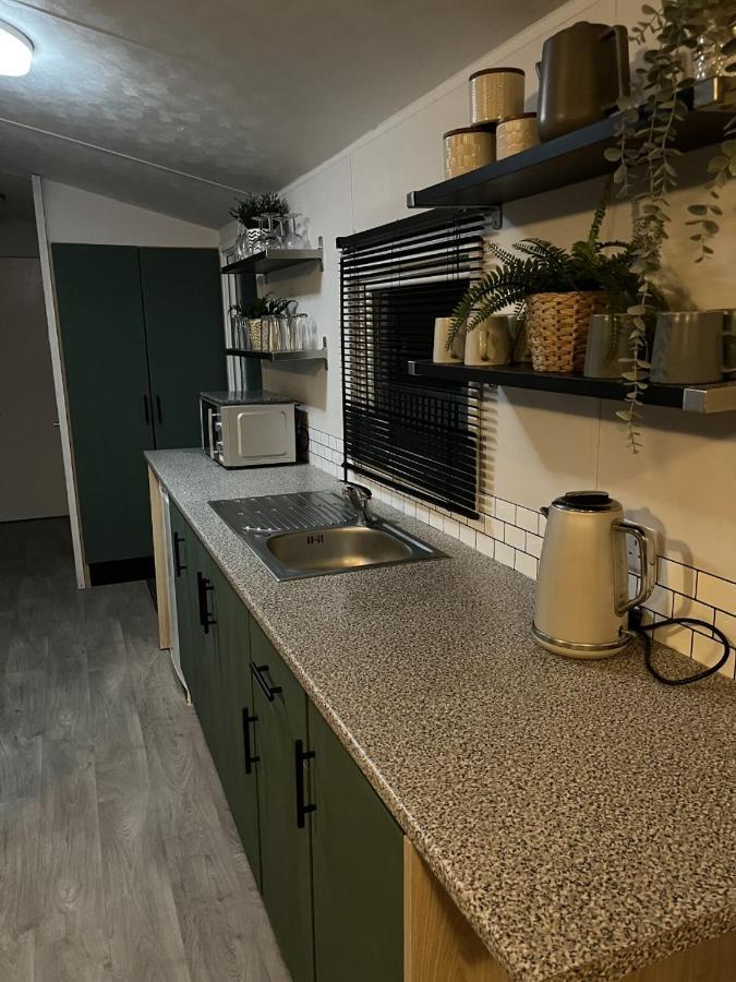 Beautiful 3 Bedroom Caravan With Hot Tub - Tattershall Lakes Exterior photo